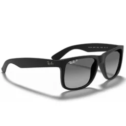 Occhiali da sole Ray Ban RB4165 Justin Classic Matte Rubber Black Light Grey Gradient Polar