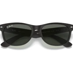 Occhiali da sole Ray Ban RB2132 New Wayfarer Classic Matte Rubber Black Polar Green
