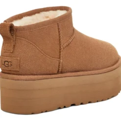 Scarpa UGG W Classic Ultra Mini Platform Chestnut