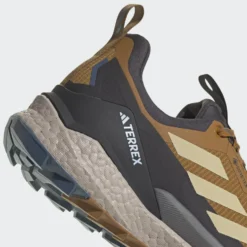 Scarpe da Fast Hiking adidas Terrex Free Hiker 2 Low Gore-Tex Brostr Savann Carbon