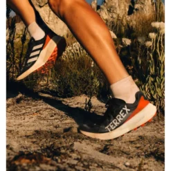Scarpe da trail adidas Terrex Agravic Speed W Core Black Grey One Amber Tint